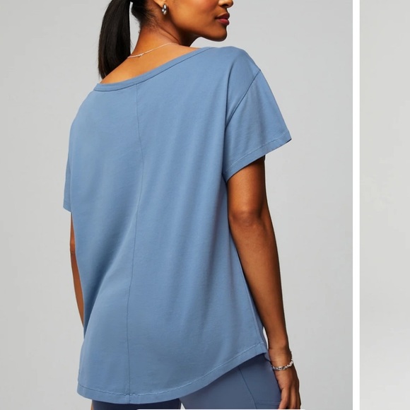 NWOT Oversized Fabletics Tee - Picture 2 of 4